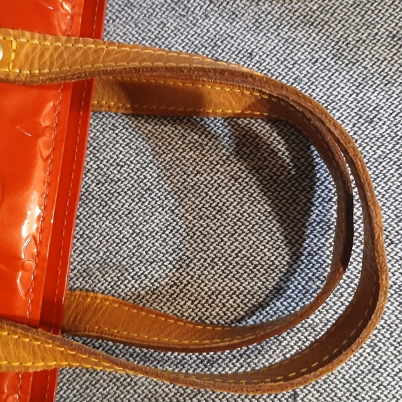 Authentic Louis Vuitton Vernis Red Reade PM M91088 - Picture 10 of 16